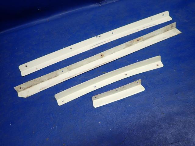 NPN Piper - Retainer Set - Left Rear Window